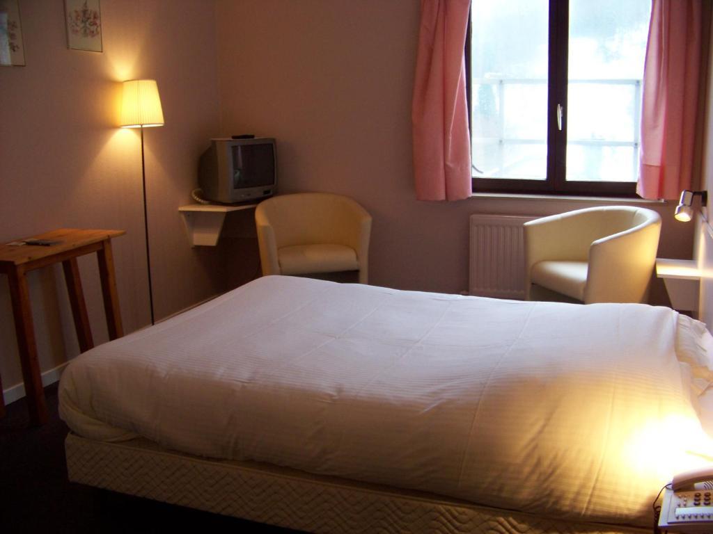 Auberge Le Vieux Moulin Bouillon Room photo